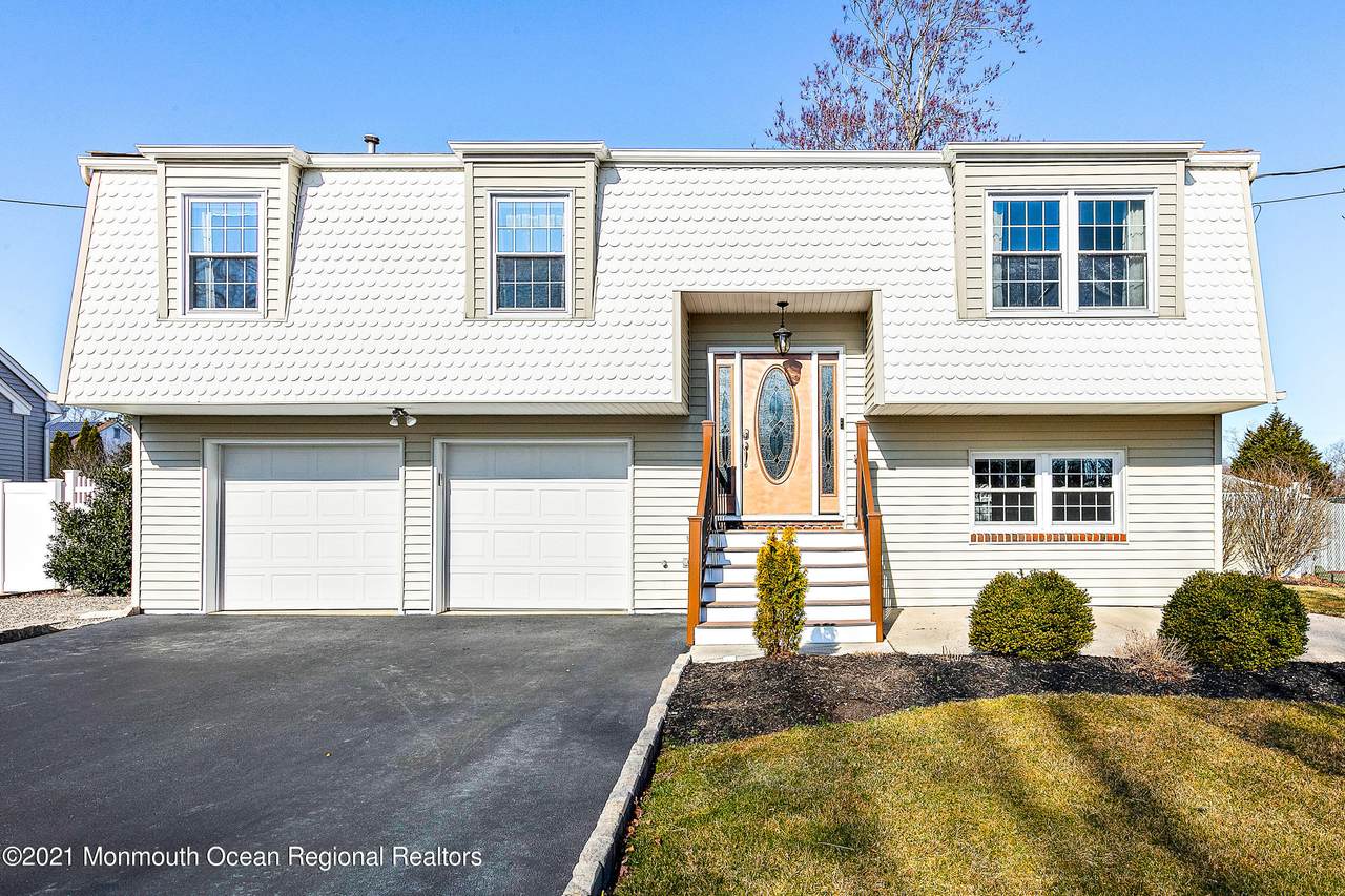 152 Bluejacket Avenue - Photo 1