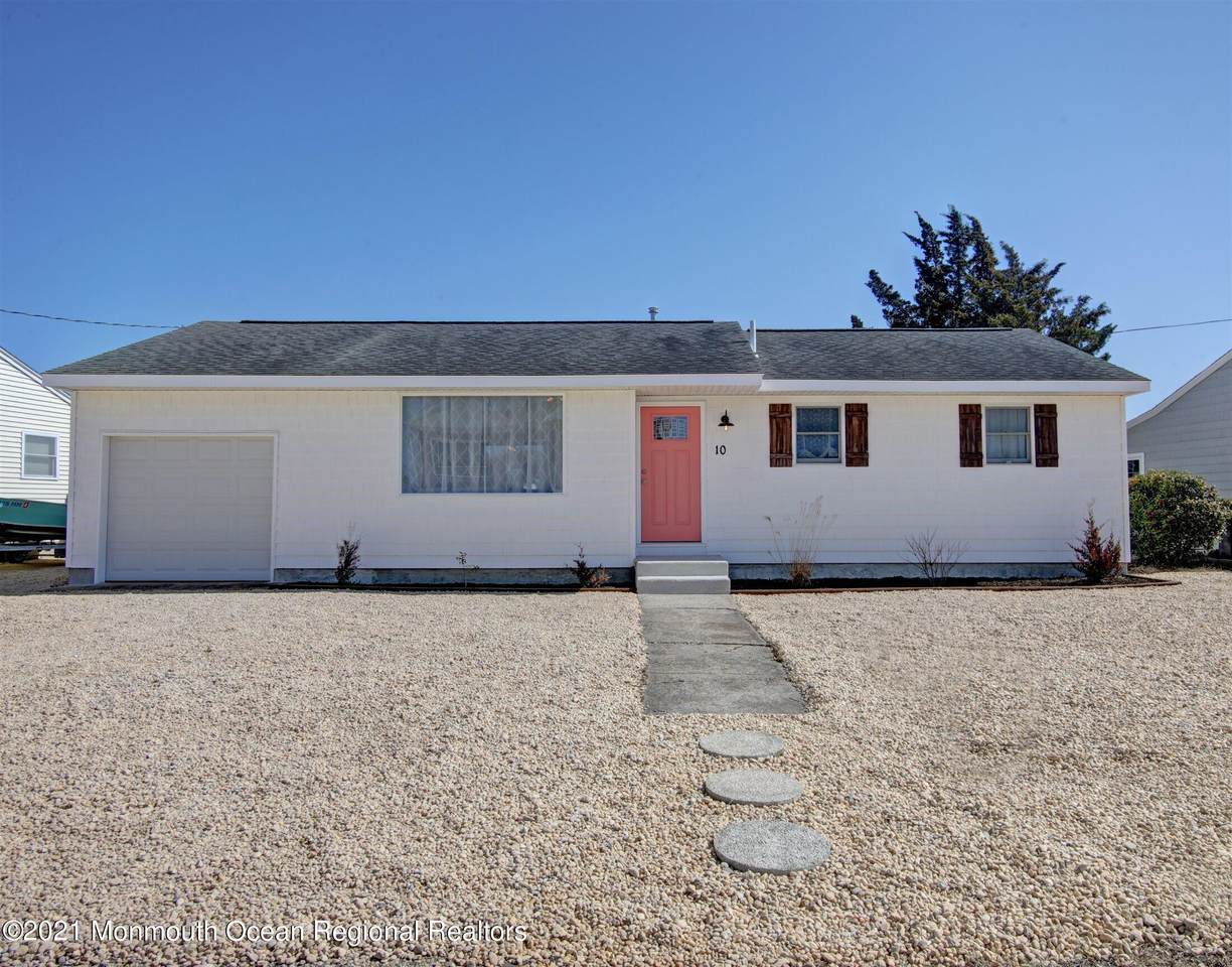 10 Commodore Drive - Photo 1