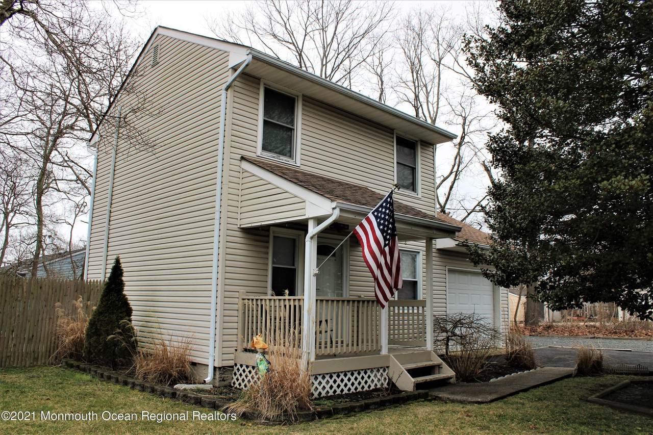 99 Baywood Boulevard - Photo 1