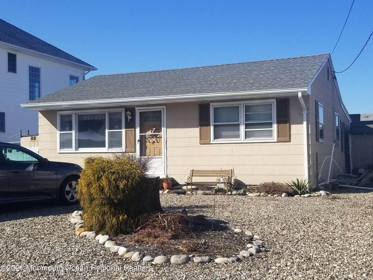 1038 Laurel Boulevard - Photo 1