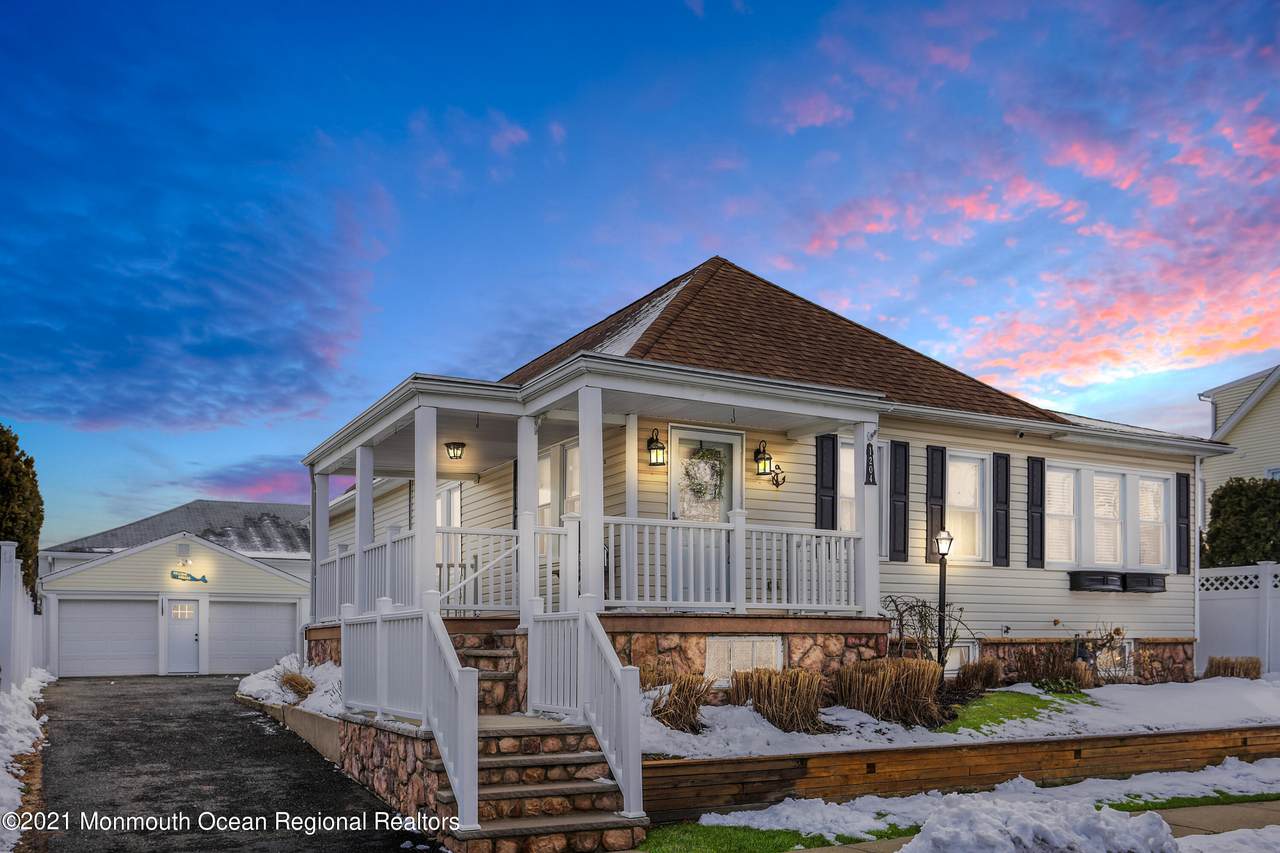 1204 Bayview Avenue - Photo 1