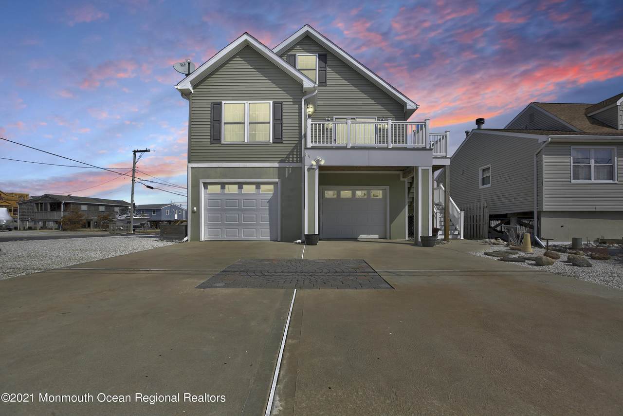 1111 Green Street - Photo 1