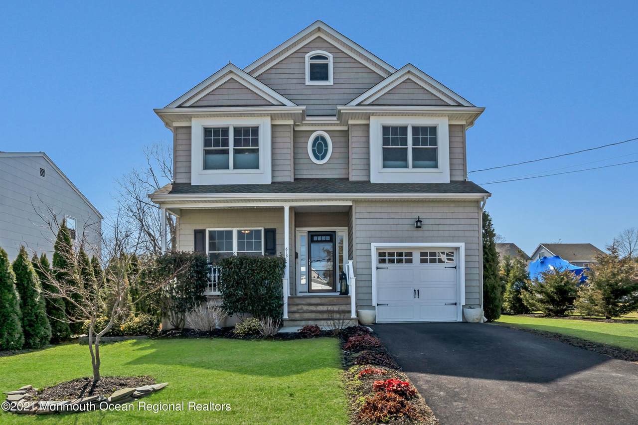 613 Park Avenue - Photo 1