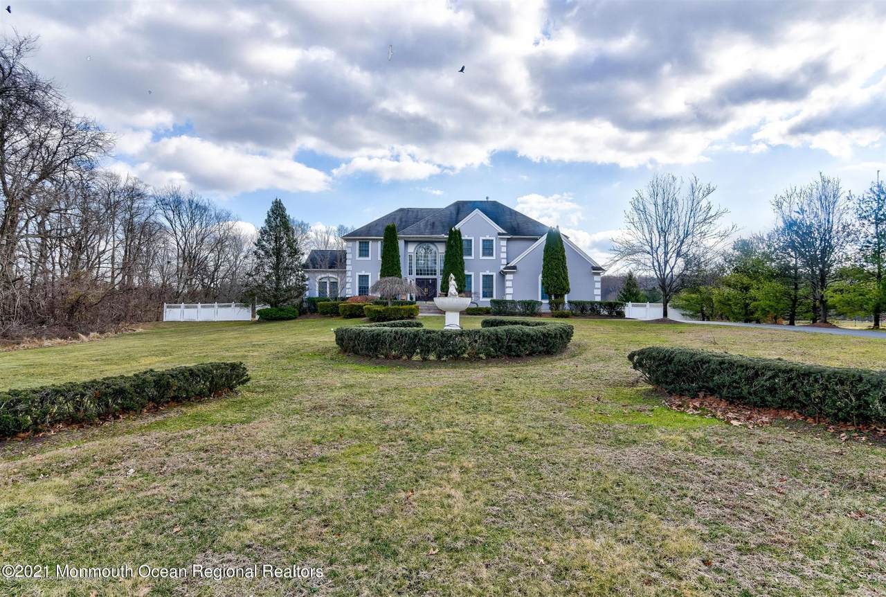 110 Laredo Drive - Photo 1