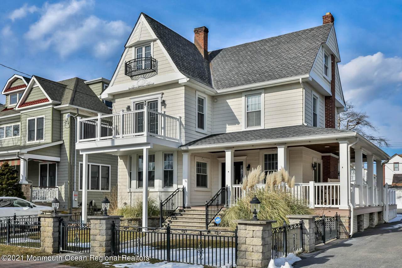210 8th Avenue - Photo 1