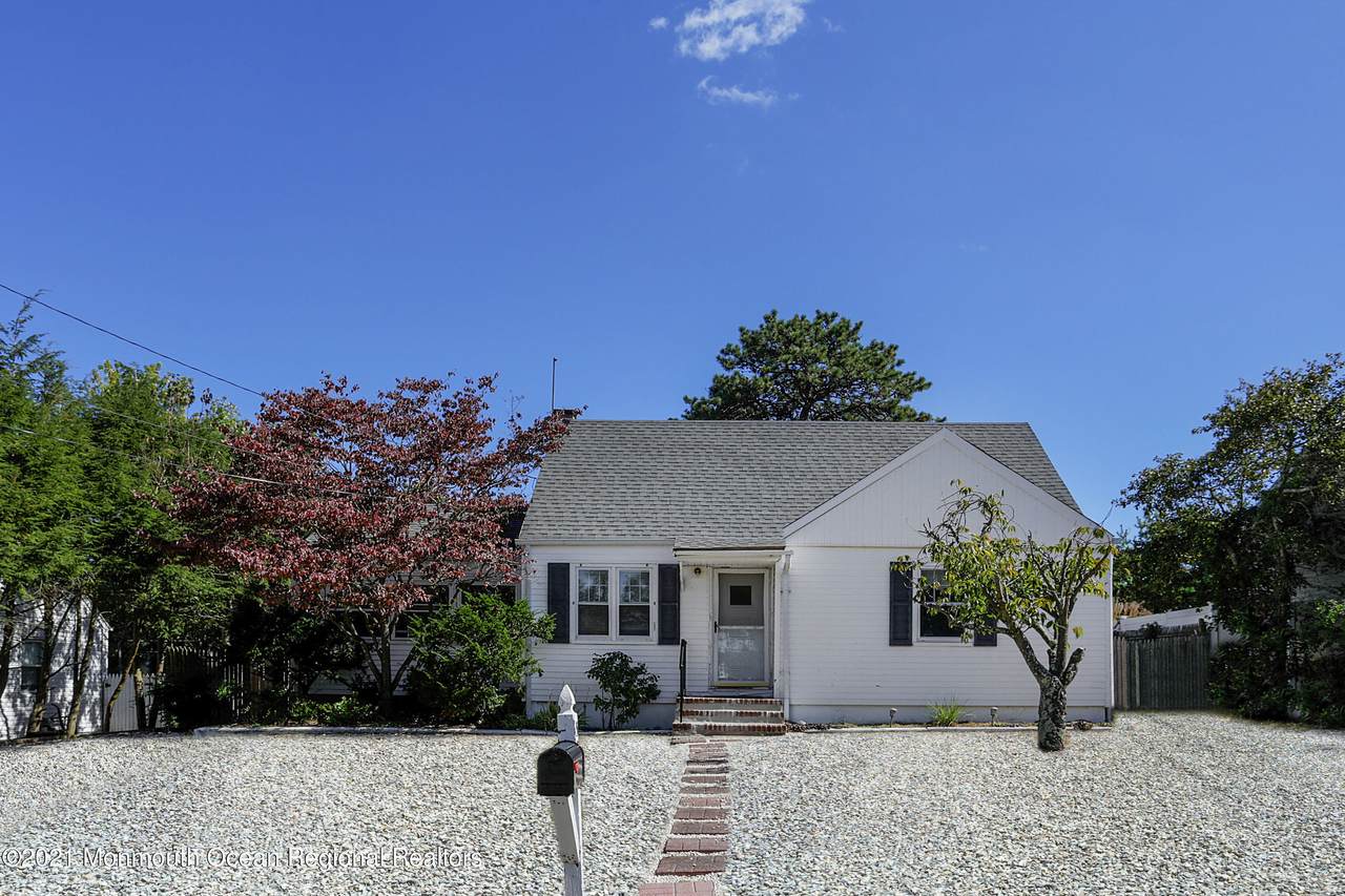 532 Smith Drive - Photo 1