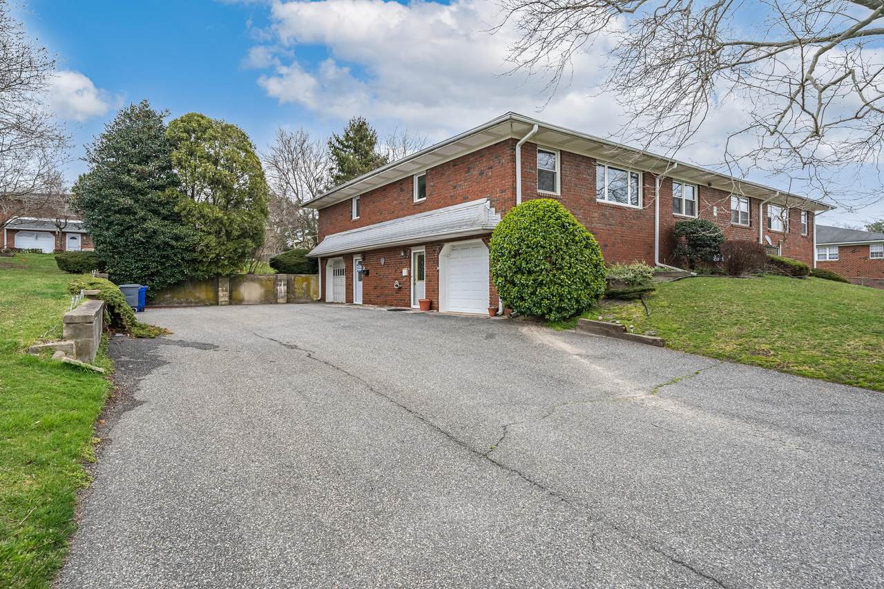 445D Laurel Brook Drive - Photo 1