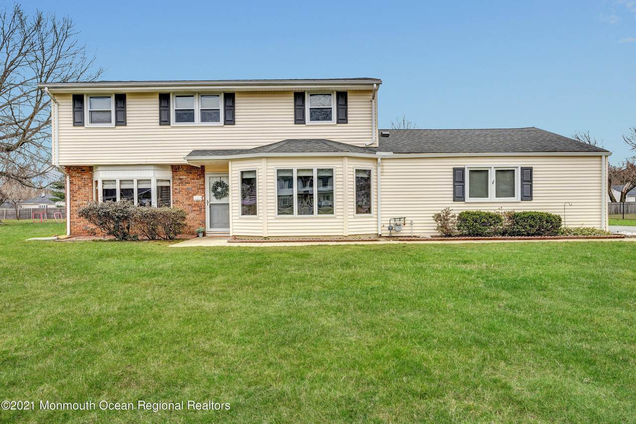 8 Heather Lane - Photo 1