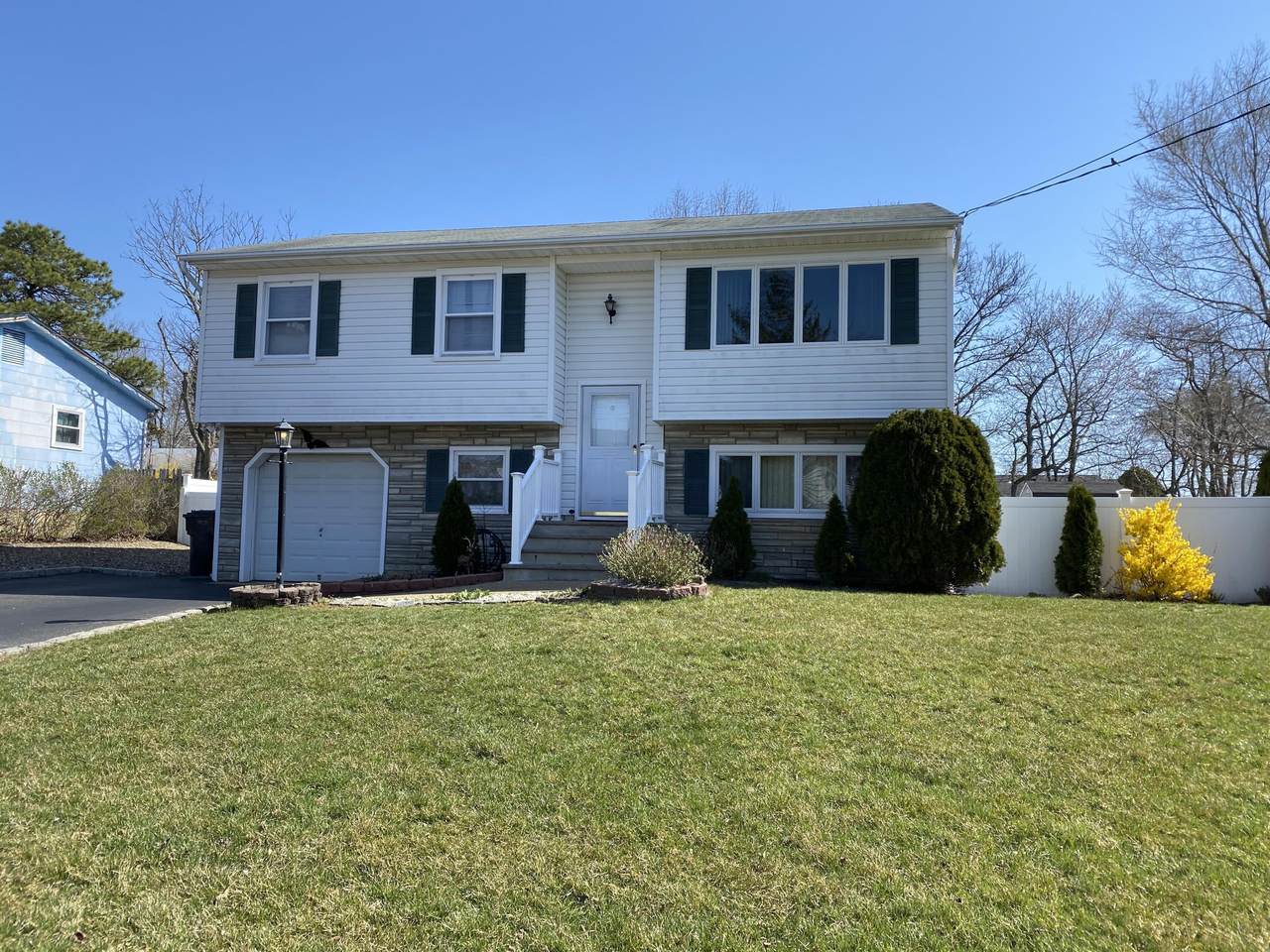 531 Rhode Island Avenue - Photo 1