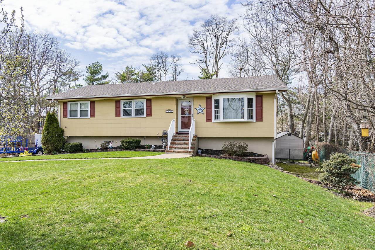 104 Larch Drive - Photo 1