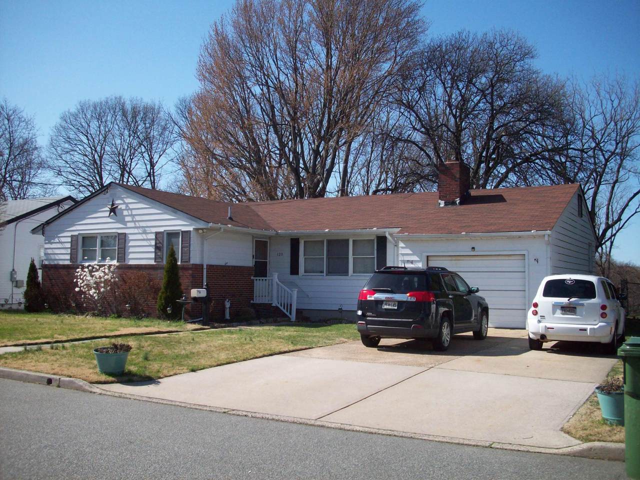 120 Lincoln Street - Photo 1