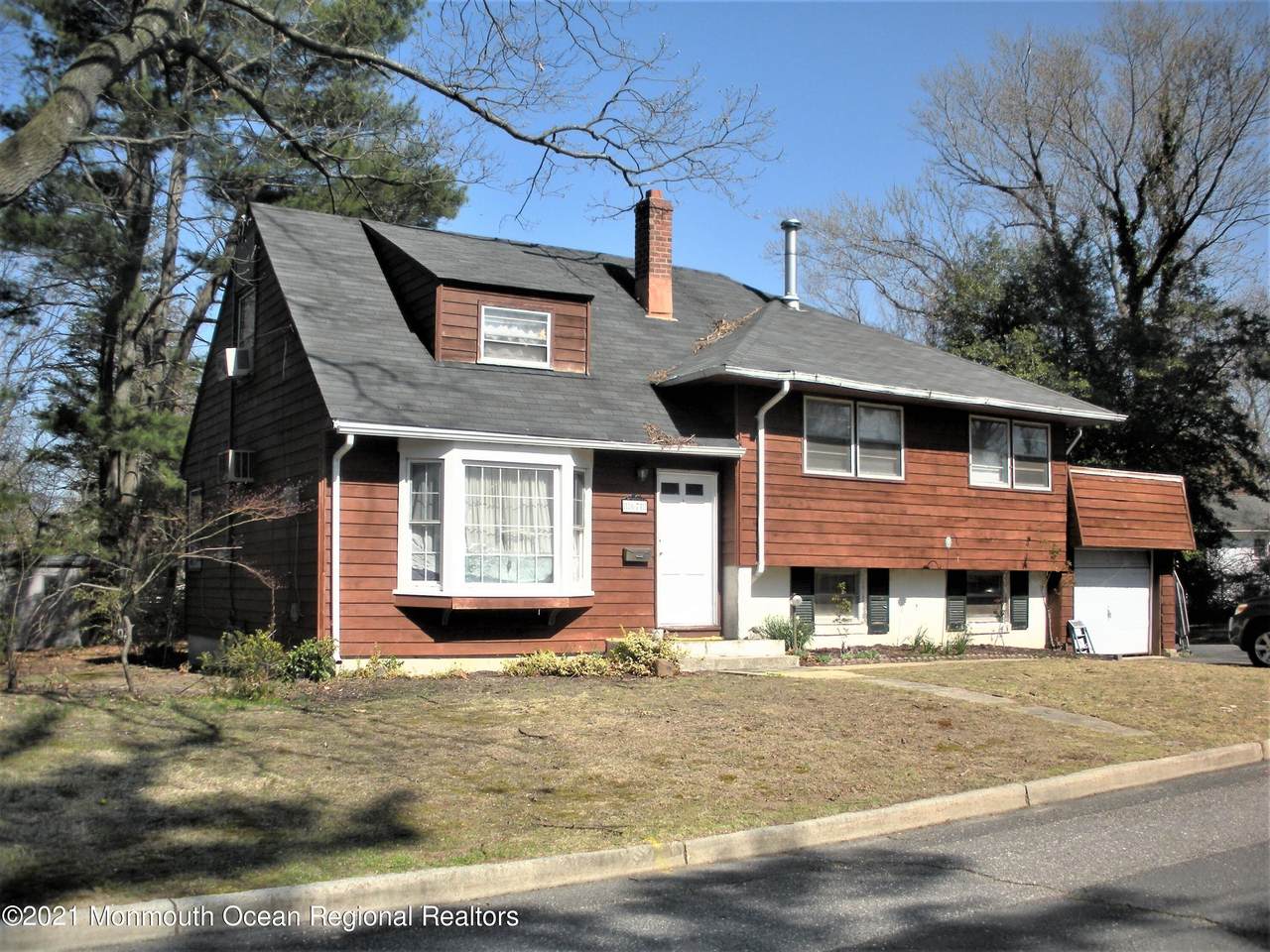 67 Maplewood Drive - Photo 1