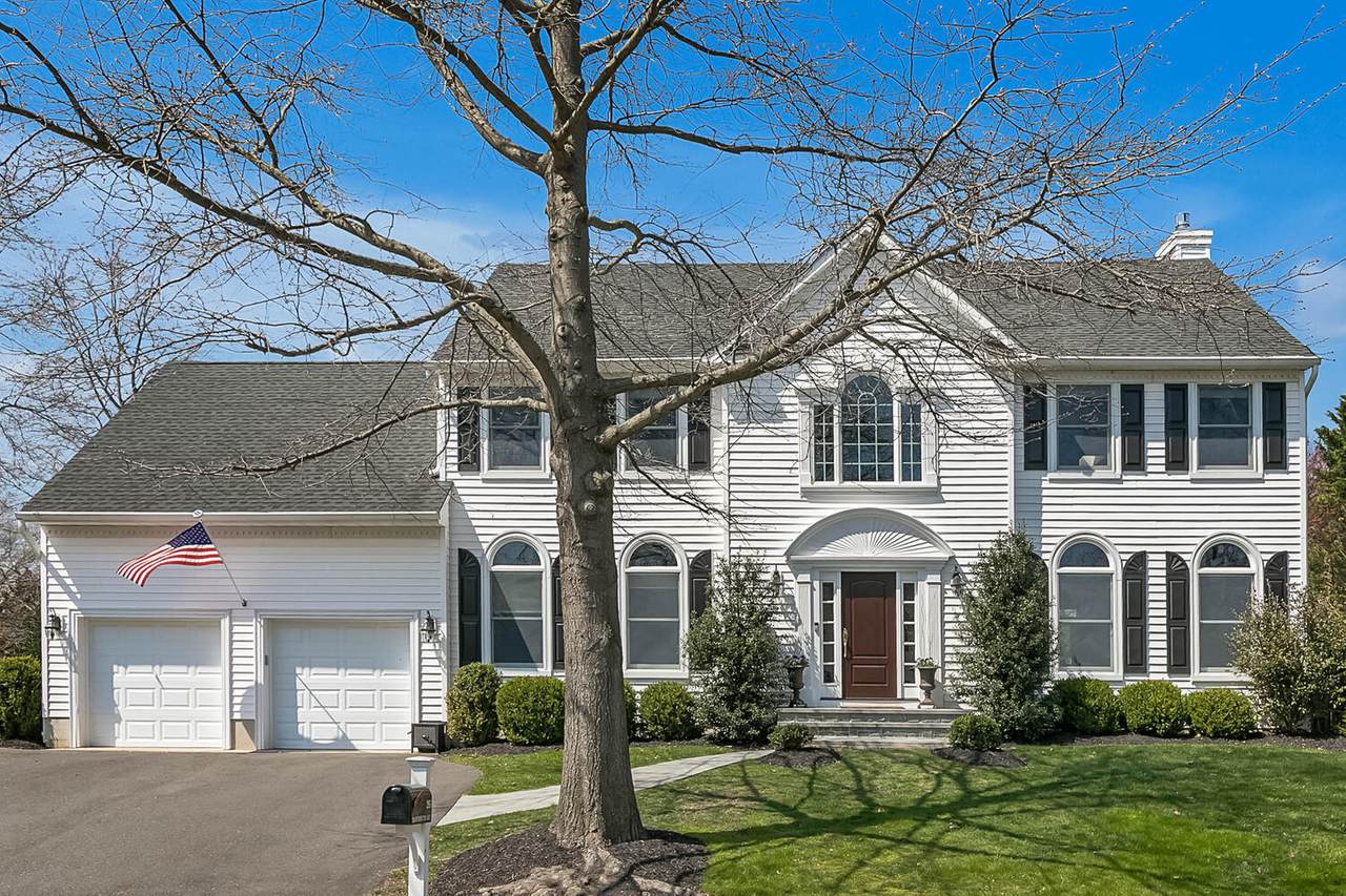 285 Dartmouth Avenue - Photo 1