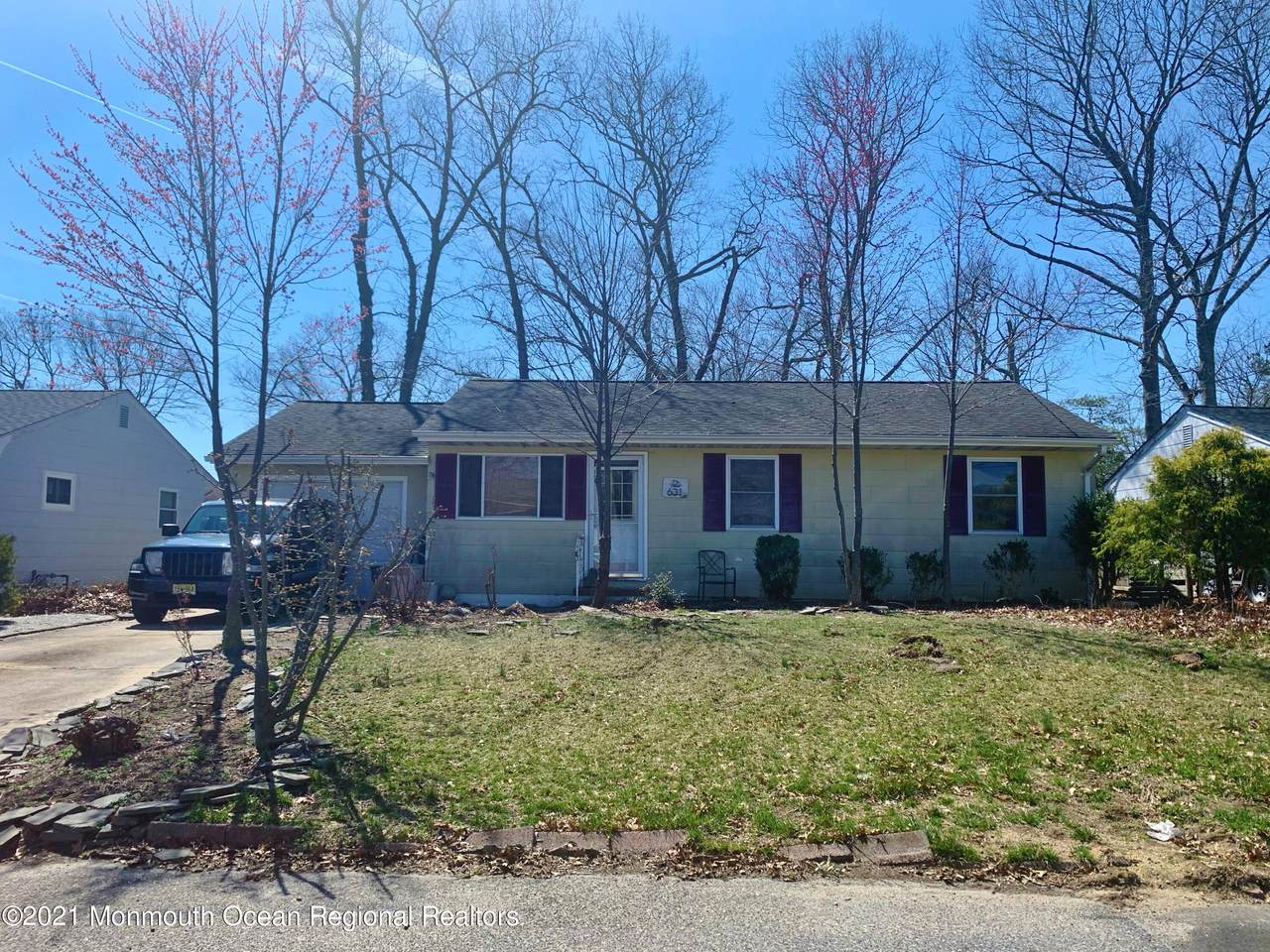 631 Twin River Drive - Photo 1