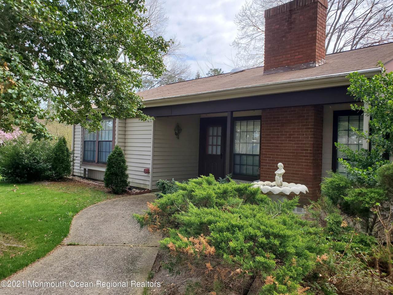 19A Buckingham Drive - Photo 1