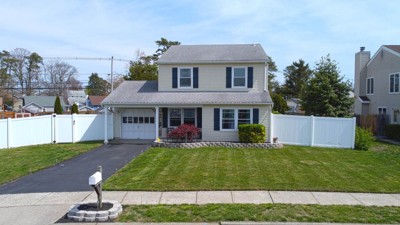 533 Dorothy Place - Photo 1