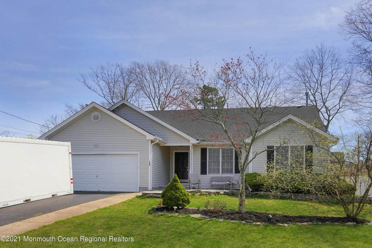 139 Flipper Avenue - Photo 1