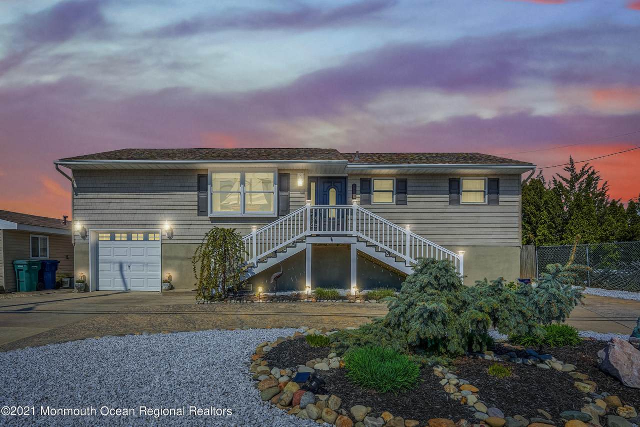 1032 Radio Road - Photo 1
