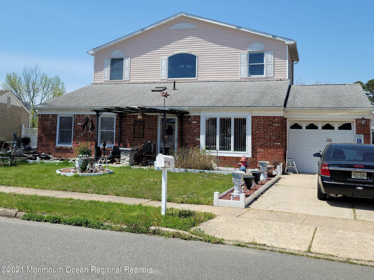 15 Ensign Avenue - Photo 1