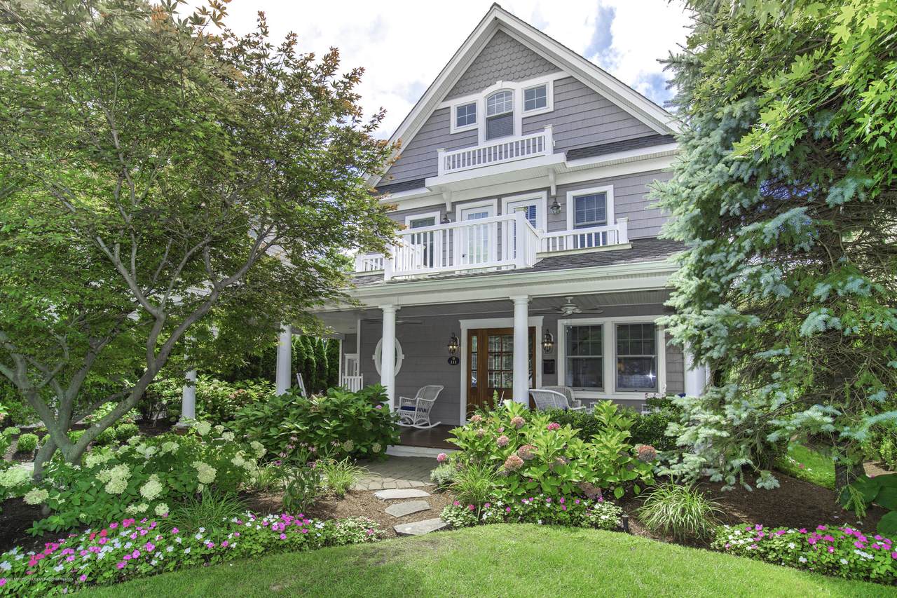 111 Salem Avenue - Photo 1
