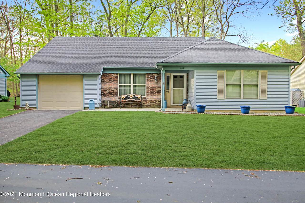 646 Petunia Lane - Photo 1