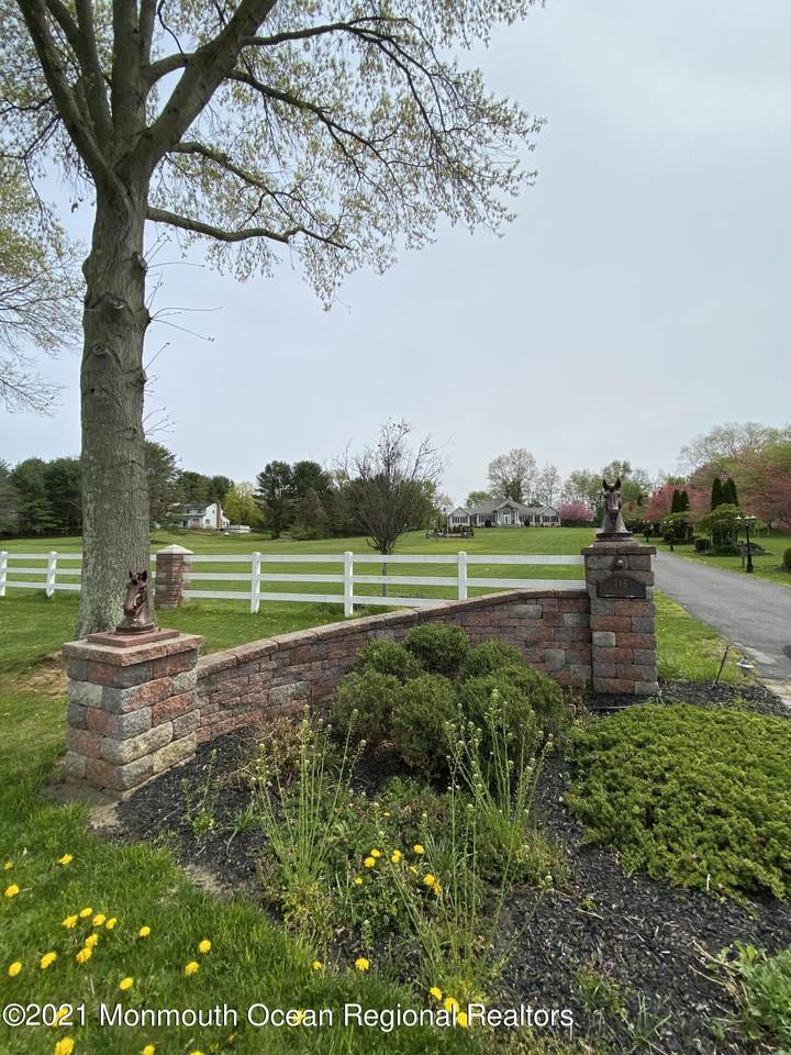 115 Burlington Path Road - Photo 1