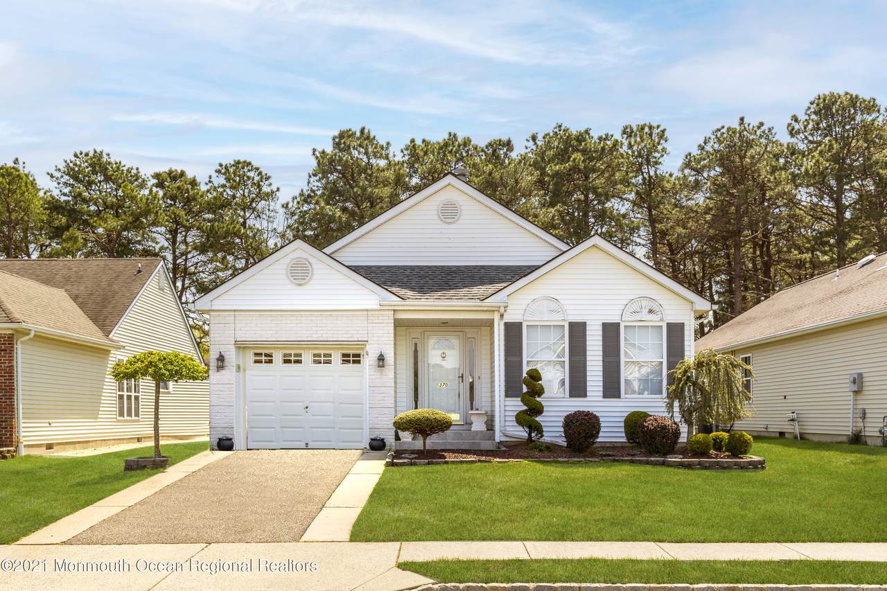 370 Jamaica Boulevard - Photo 1
