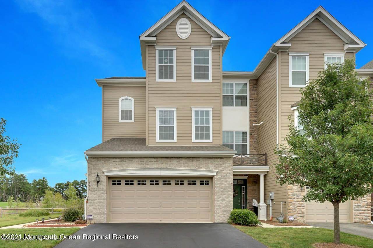 201 Hawthorne Lane - Photo 1