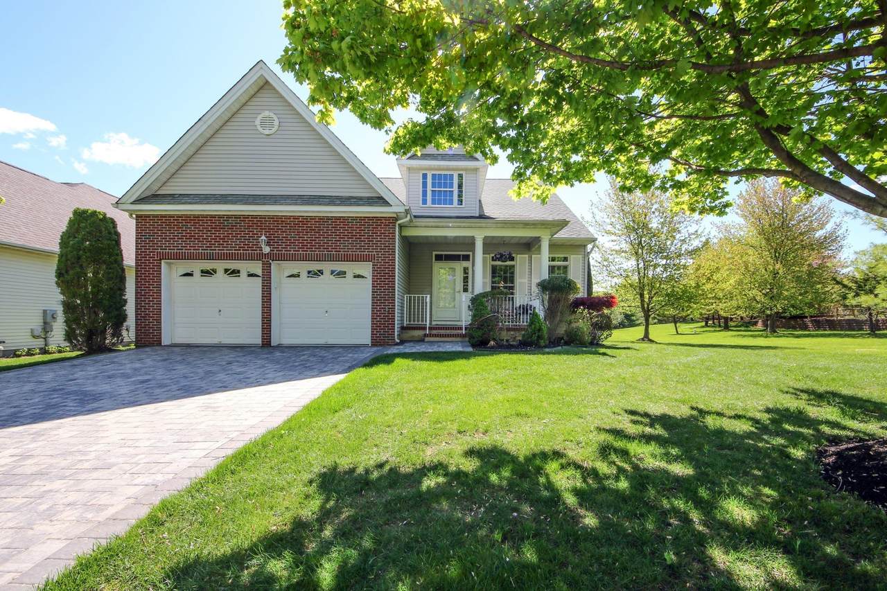42 Rolling Meadows Boulevard - Photo 1