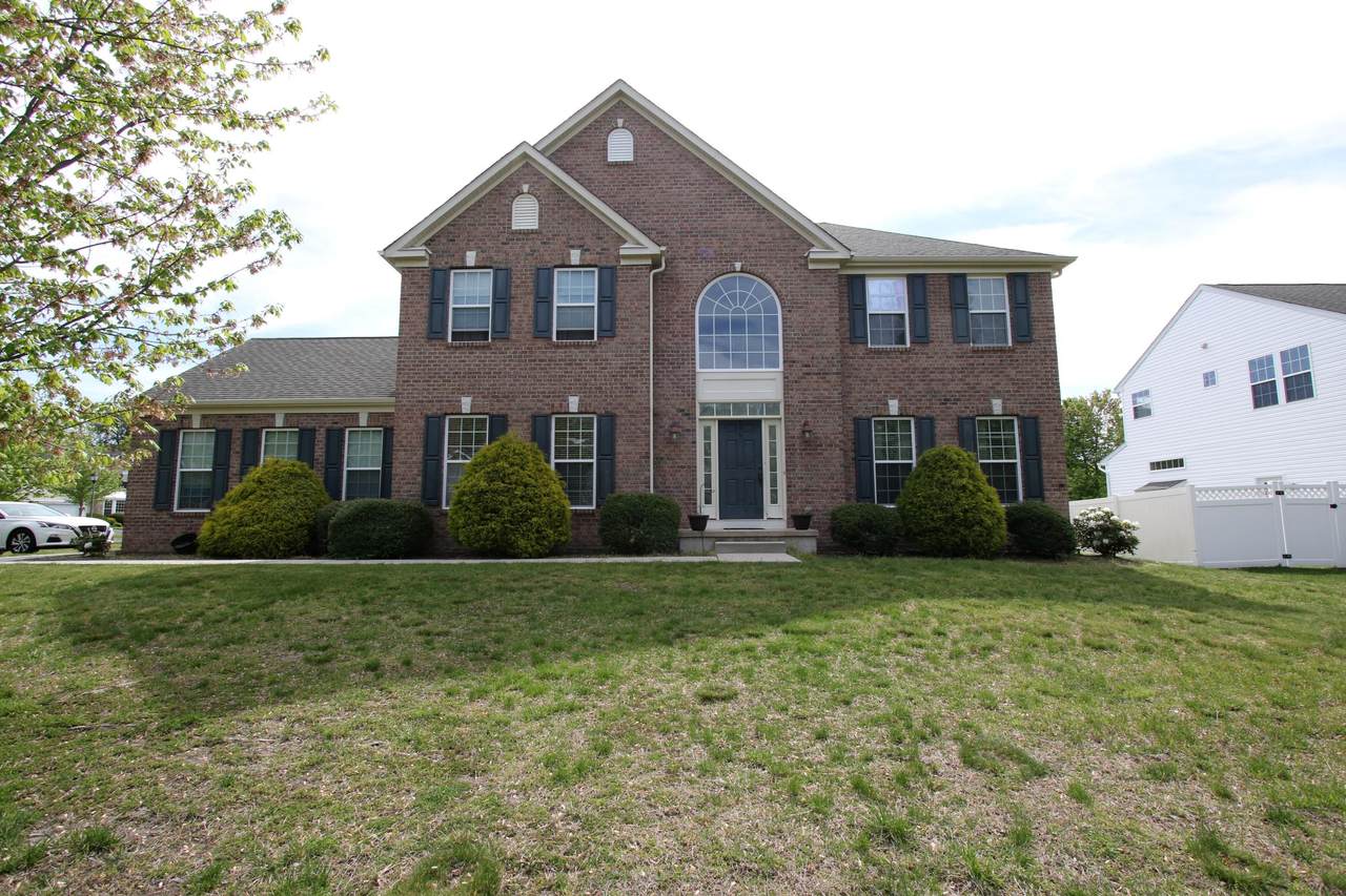 19 Carriage Way - Photo 1