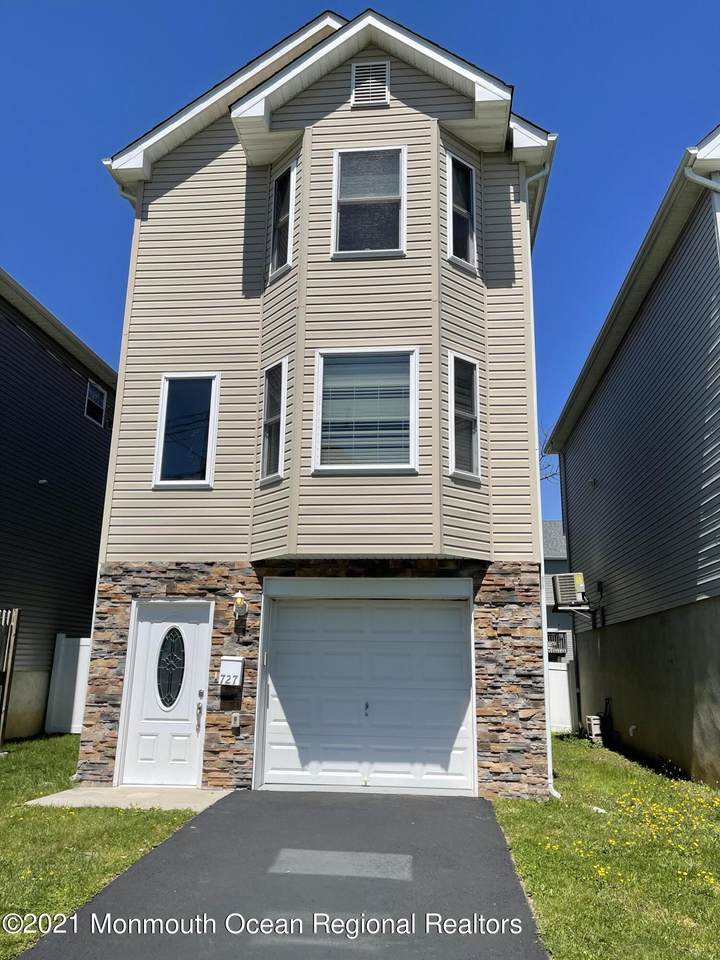 727 Prospect Avenue - Photo 1