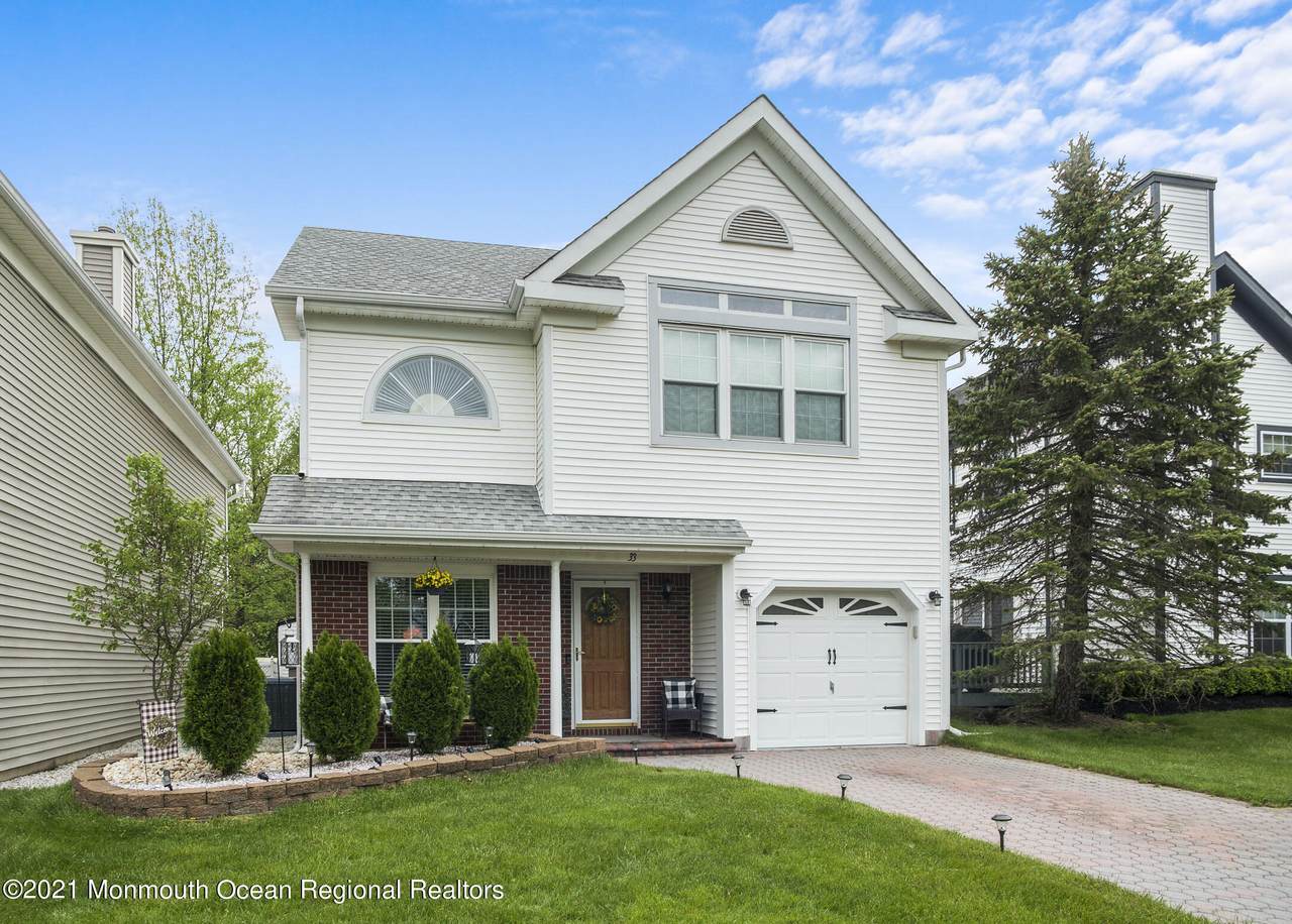 33 Glen Oaks Court - Photo 1