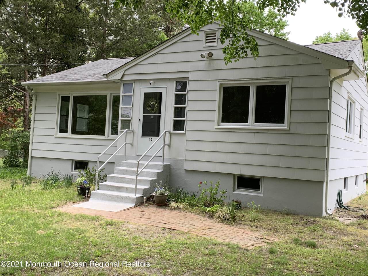 10 Peach Tree Street - Photo 1
