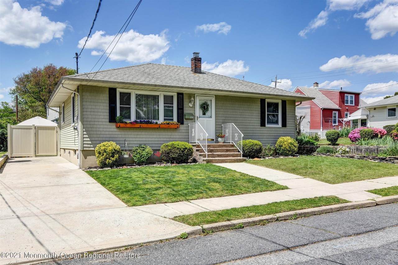 232 Schussler Street - Photo 1