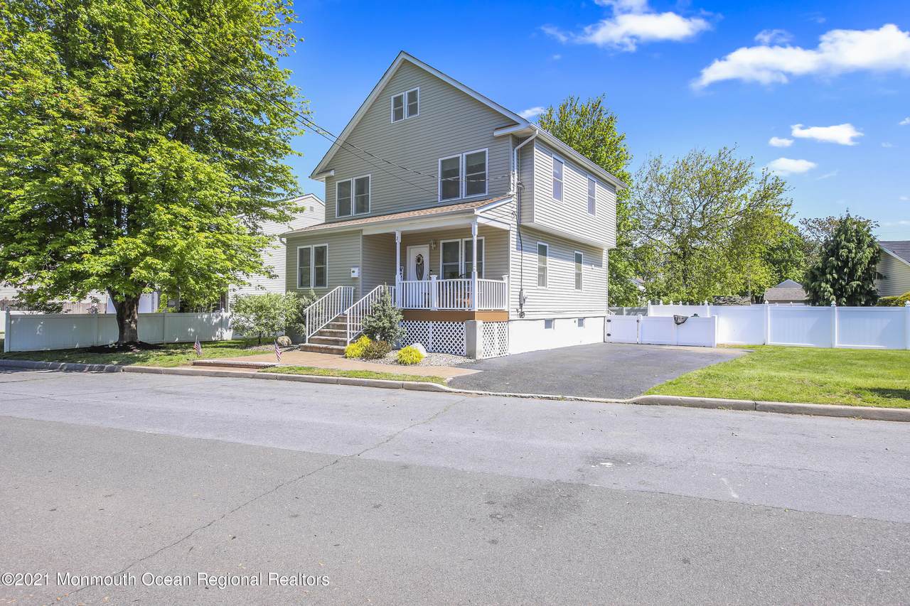 3 Cross Avenue - Photo 1