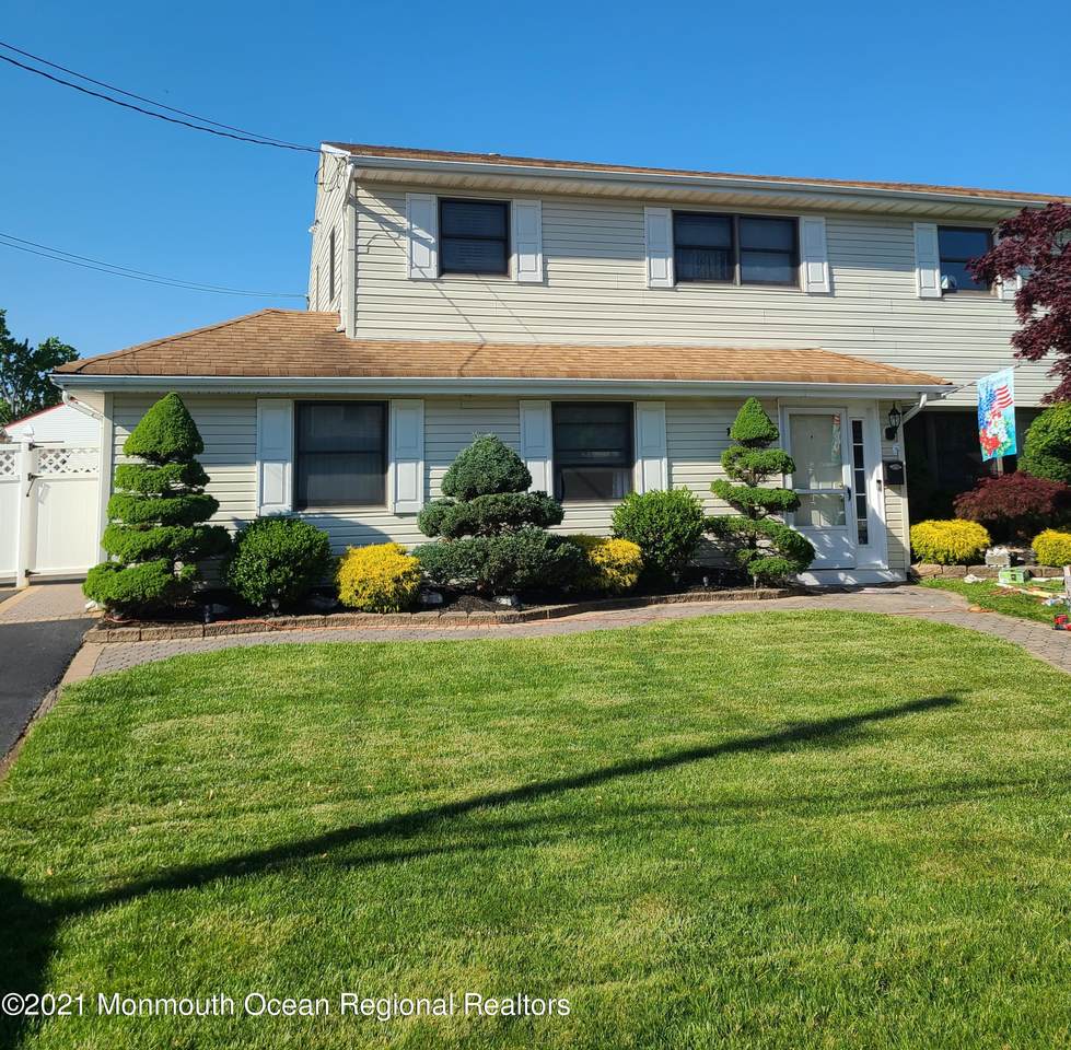16 Susan Street - Photo 1