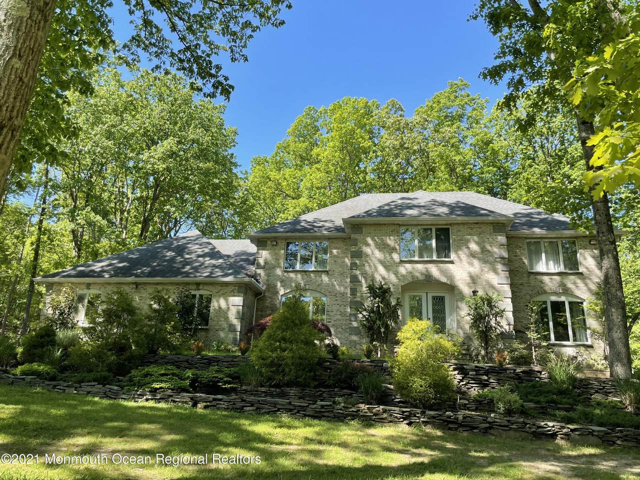 2 Lakeview Drive - Photo 1