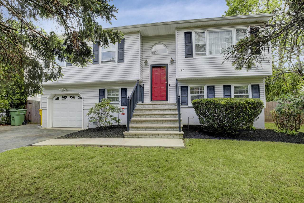 140 Clairmont Court - Photo 1