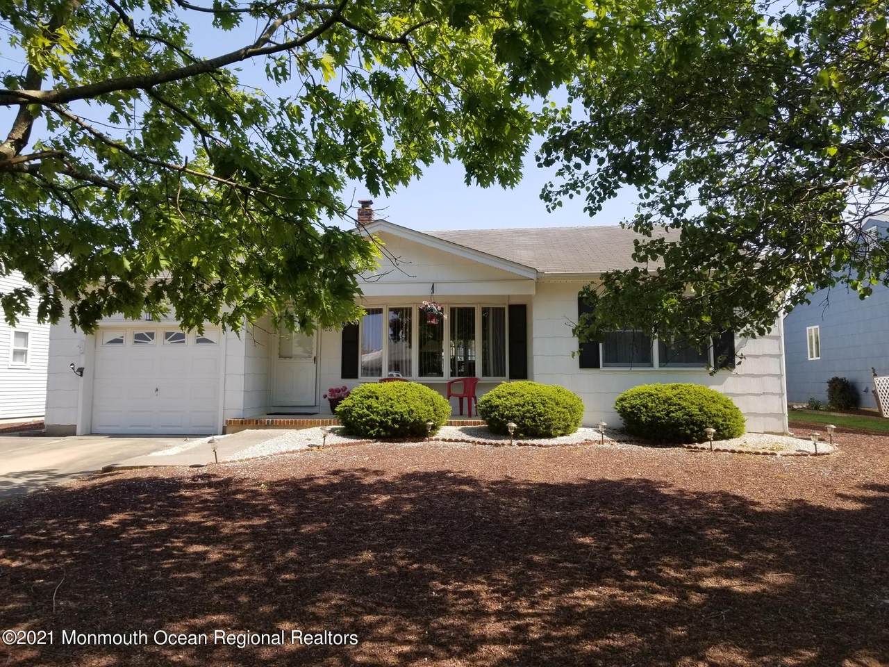 28 Mapleton Road - Photo 1