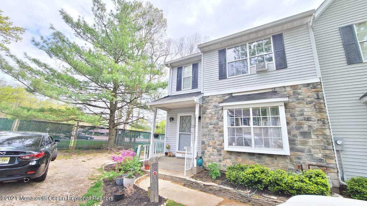 537 Davids Court - Photo 1