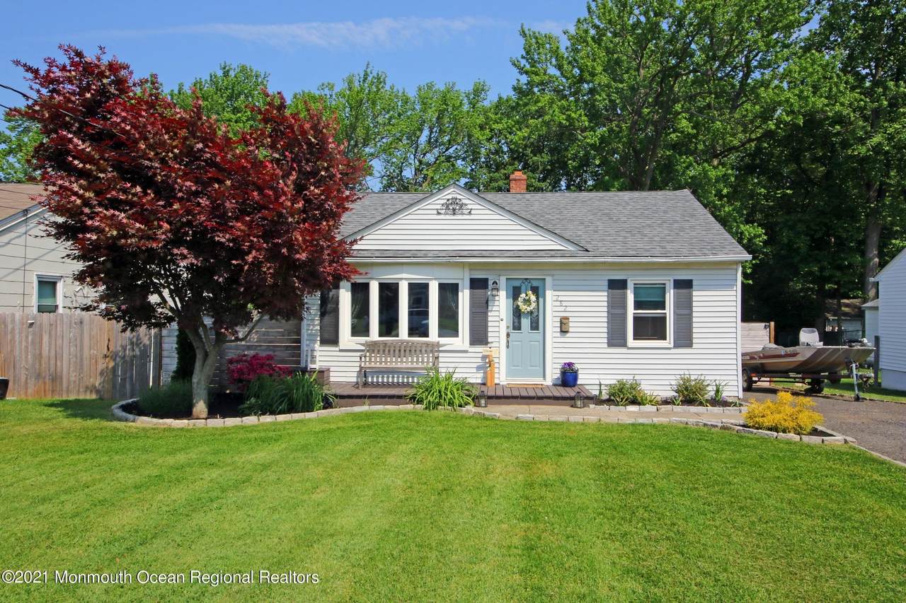 282 Prospect Avenue - Photo 1