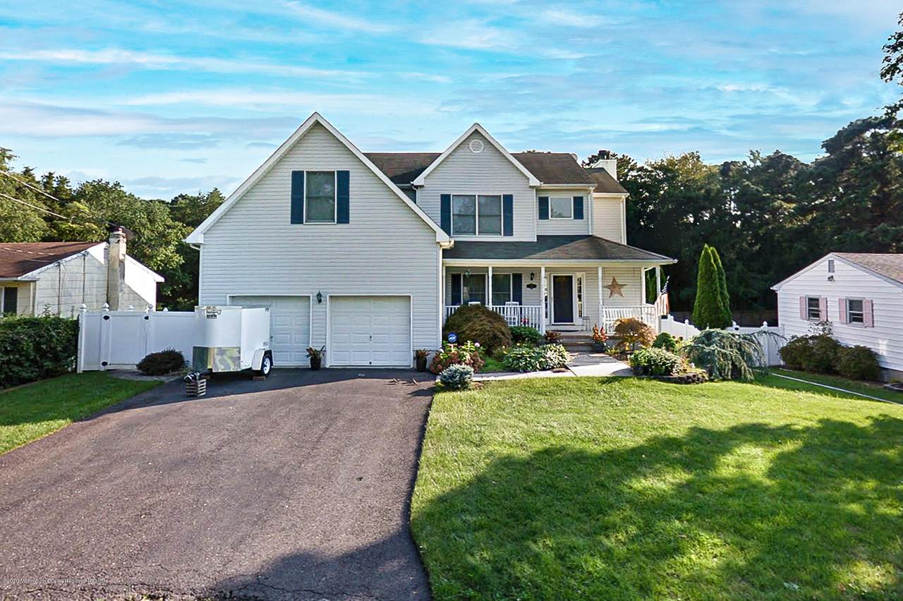 228 Essex Drive - Photo 1