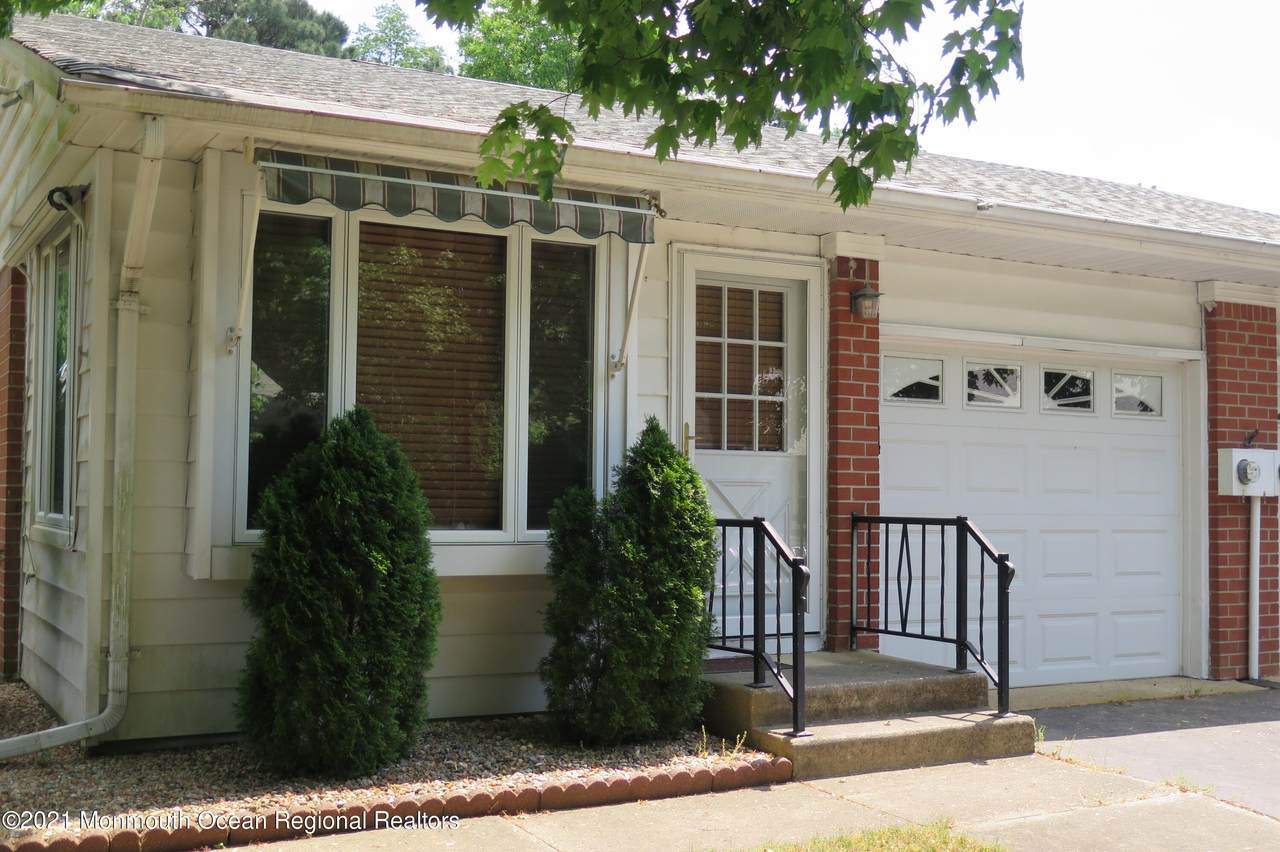 7 Valley Forge Drive - Photo 1