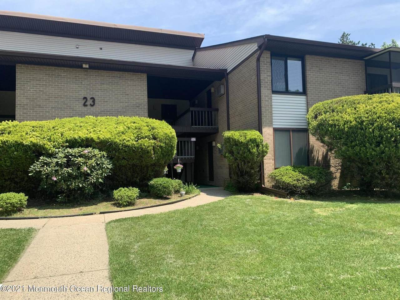 23 Meadow Green Circle - Photo 1