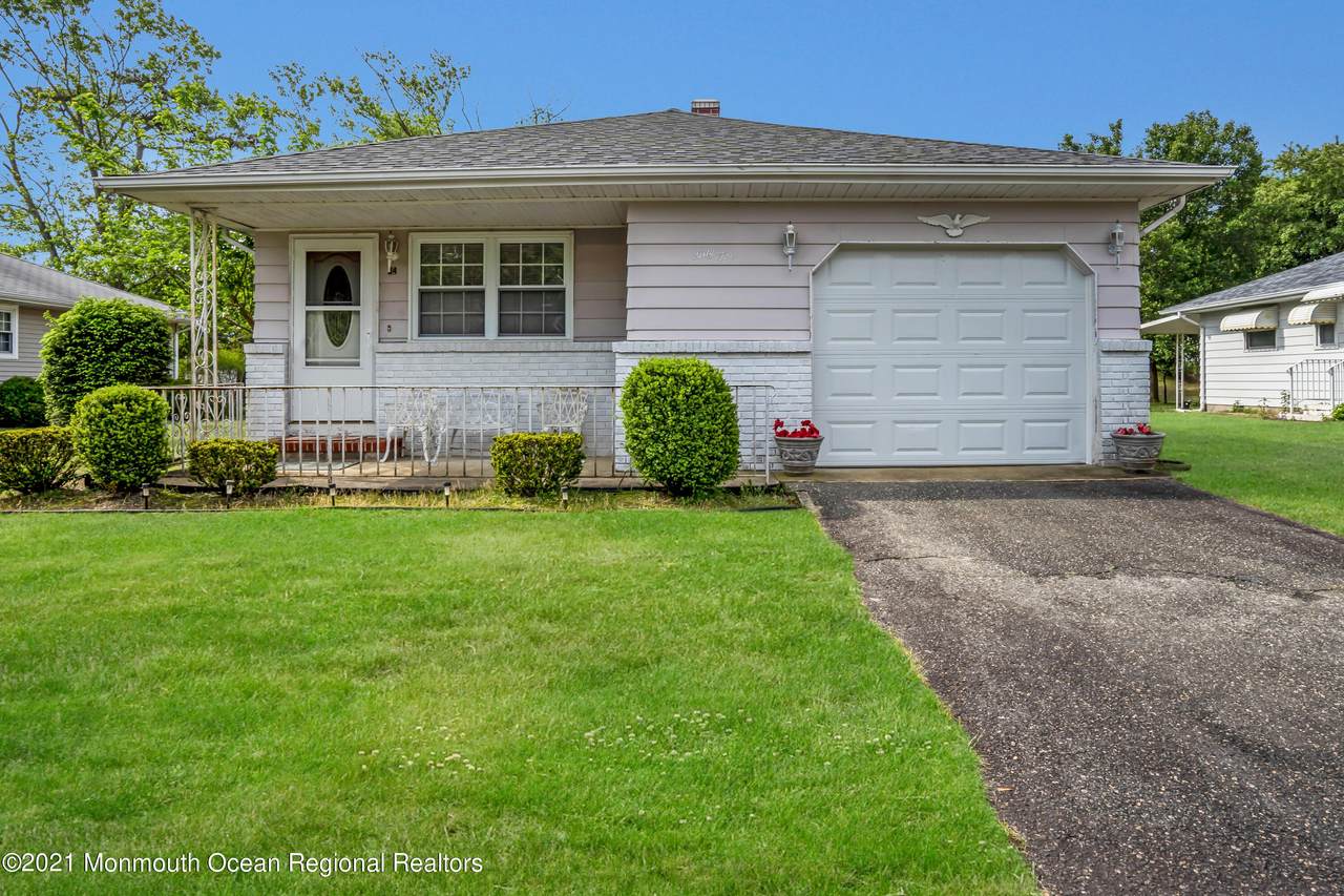 64 Guadeloupe Drive - Photo 1