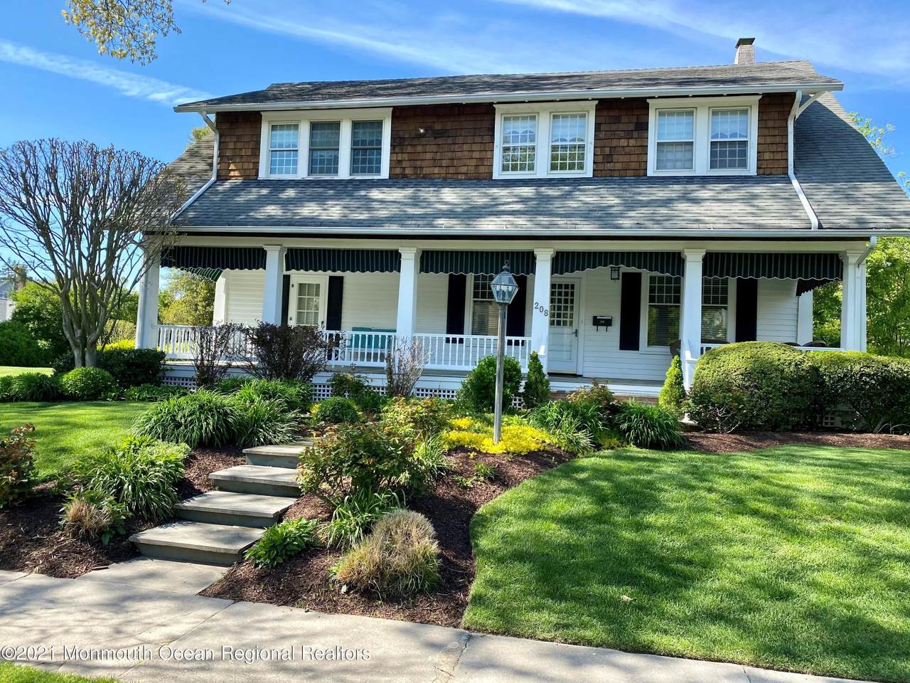 208 Tuttle Avenue - Photo 1