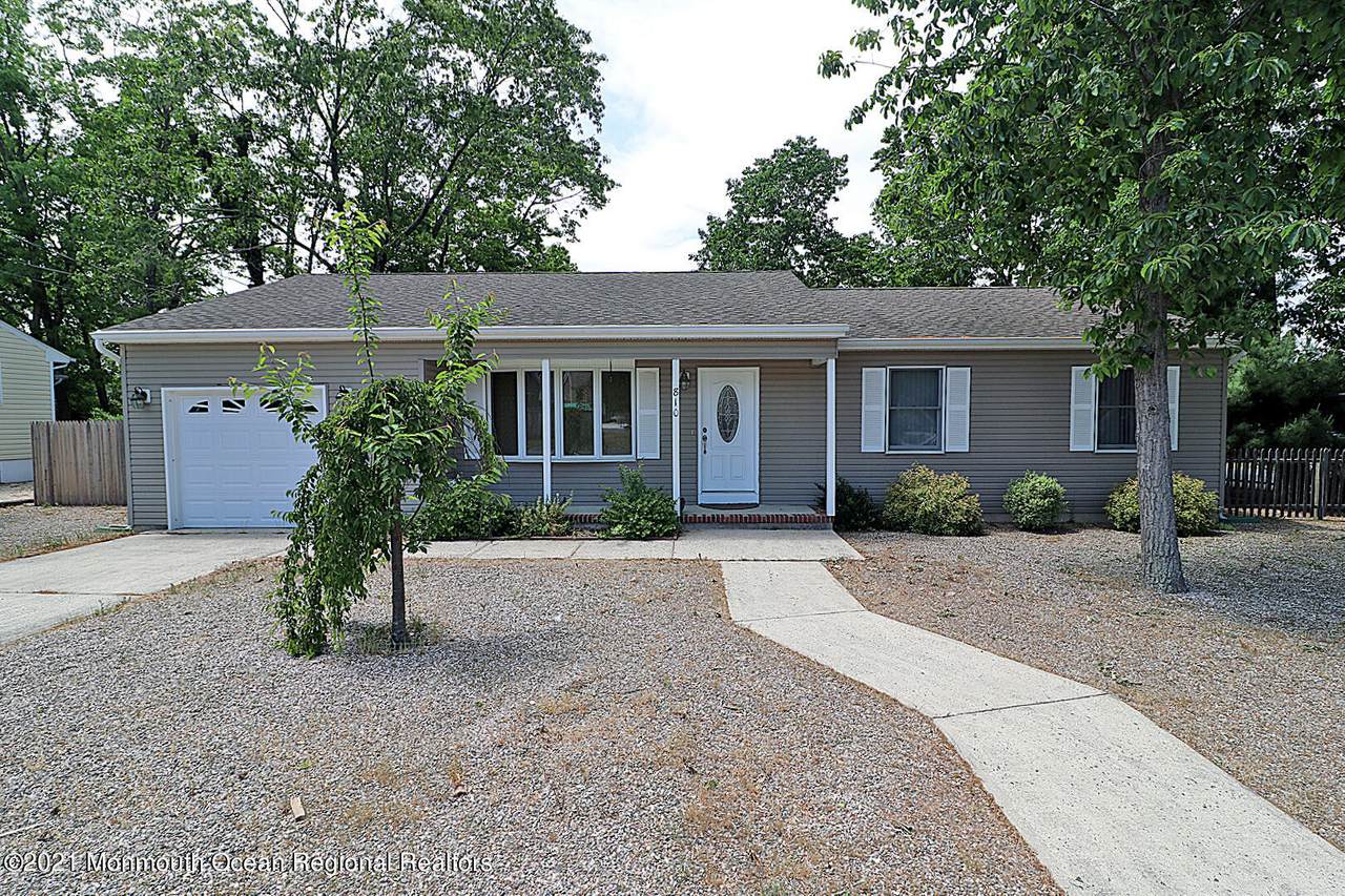 810 Arlington Avenue - Photo 1