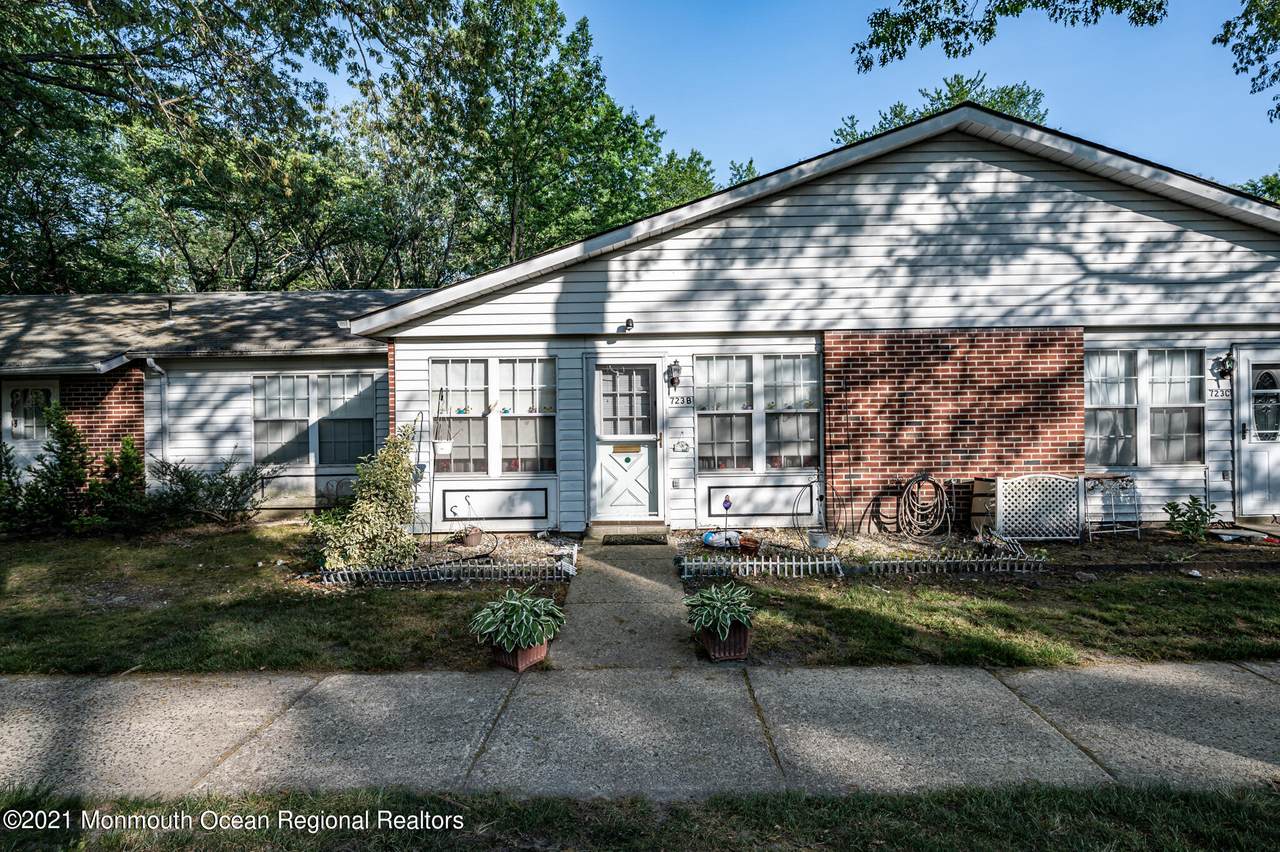 723 Buckingham Drive - Photo 1