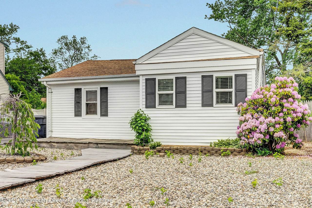 539 Lillie Road - Photo 1