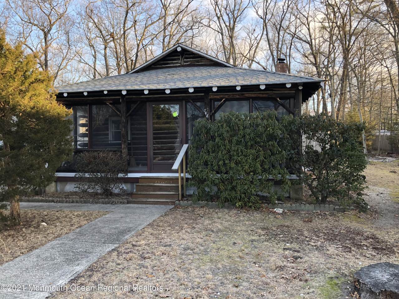 748 Baldwin Street - Photo 1